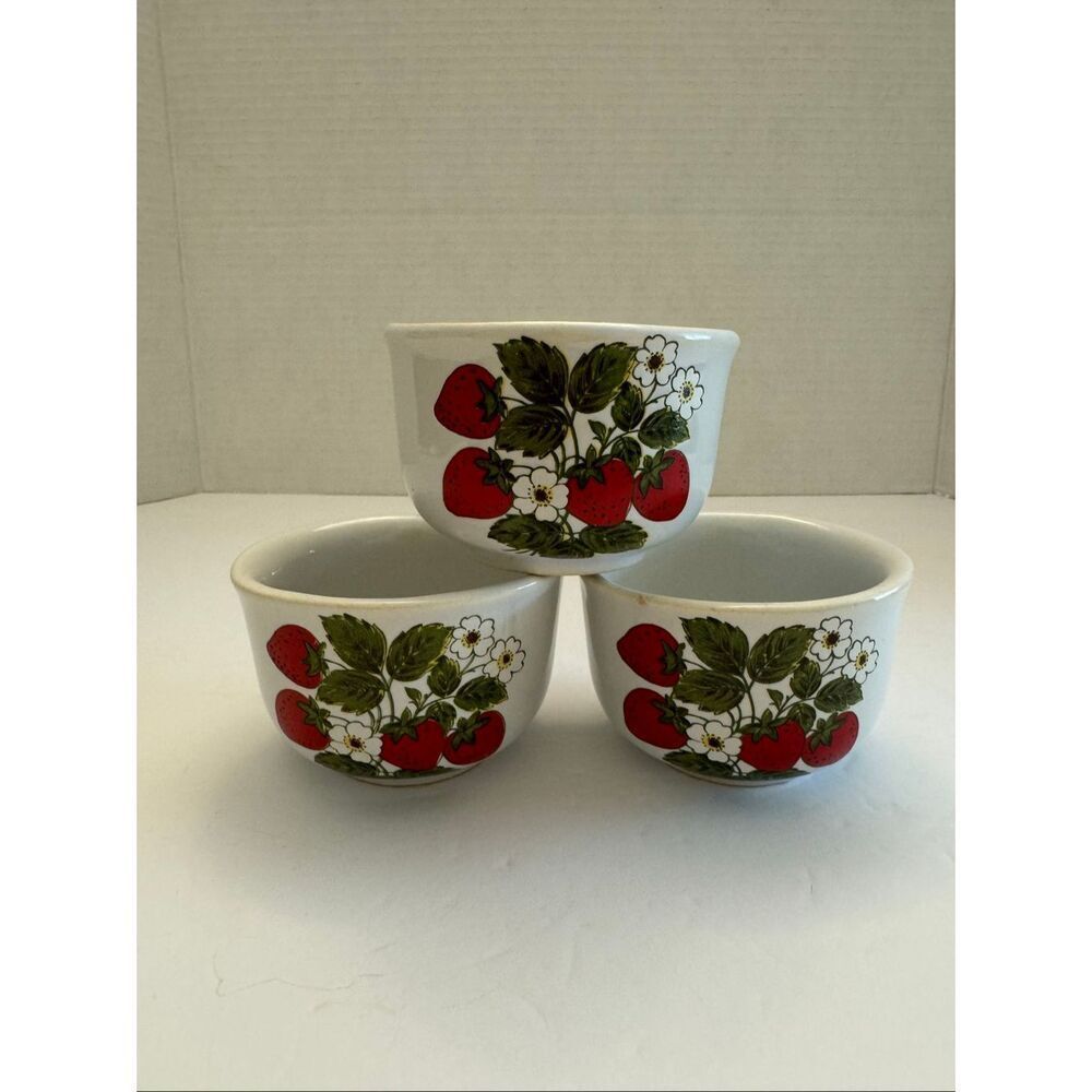 Vintage McCoy Strawberry Ramekin Set of 3 Mini Bowls Made in USA